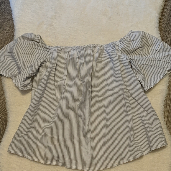 Express | Striped Off the Shoulder Top - Picture 2 of 5